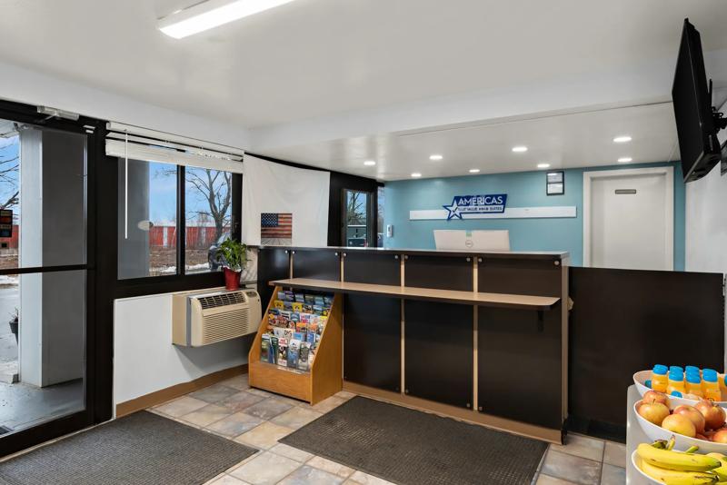 ABVI_BangorME_Lobby_Front Desk_Angled - 17225673-BF1B-4351-A88C8F90D01291FC