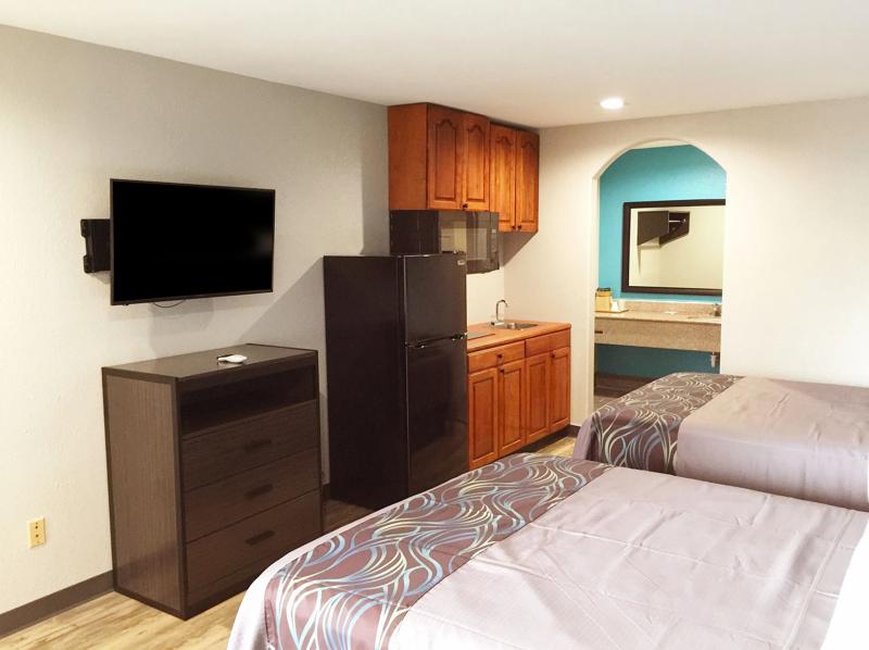 ABVIS_MontBelvieuHouston_TX5095_TwoQueenBedsKitchenette2 - 1A115861-2E17-4728-8EBE63BF63032B54