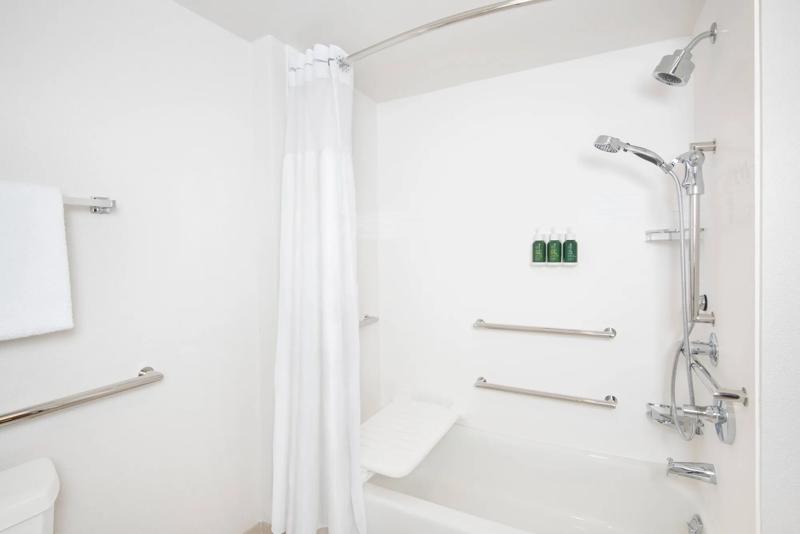 SES_AtlantaKennesawTownCenter_GuestRoom_12 - 1B36C8A6-B8E8-4790-82915B26E05F4061