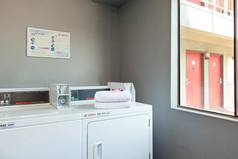 ABVI_BakersfieldCentralCA_Amenities_Laundry - 1B5ABED6-5356-4C8C-A55FBB49B376E1BA
