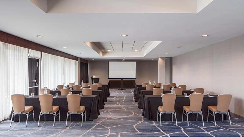 SHR_Houston-IAH-Airport_TX9967_Classroom_2 - 1BD6E24A-D8FB-47EB-9112F0904DF601C3