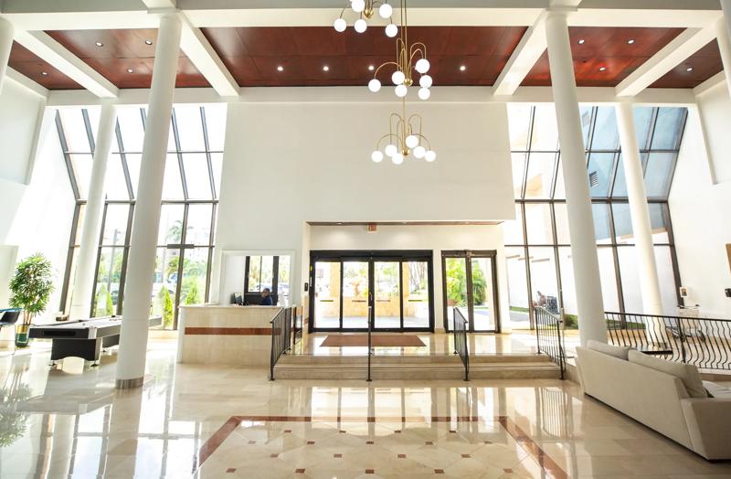 SHR_RegencyMiami_Lobby_Entrance_1 - 1D58316A-FD56-4CF6-B911313814916958