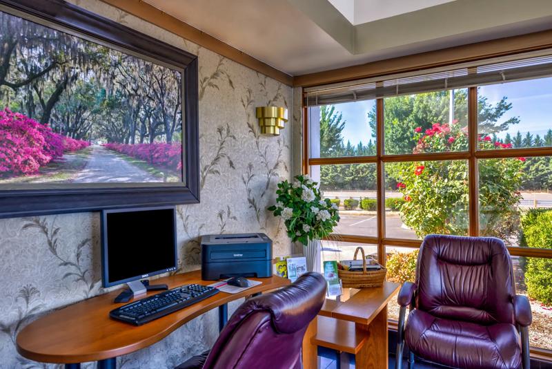 ABVI_PhoenixMedfordOR_Amenities_Business Center - 1D5D4F4B-E7D2-440D-A12BF89CC8ED825E