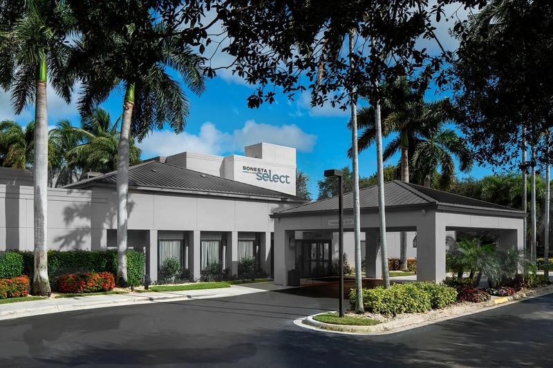SEL_BocaRatonTownCenter_FL10381_27925152 - 1E02182D-C6F3-48EB-A8F87B85BAF86016