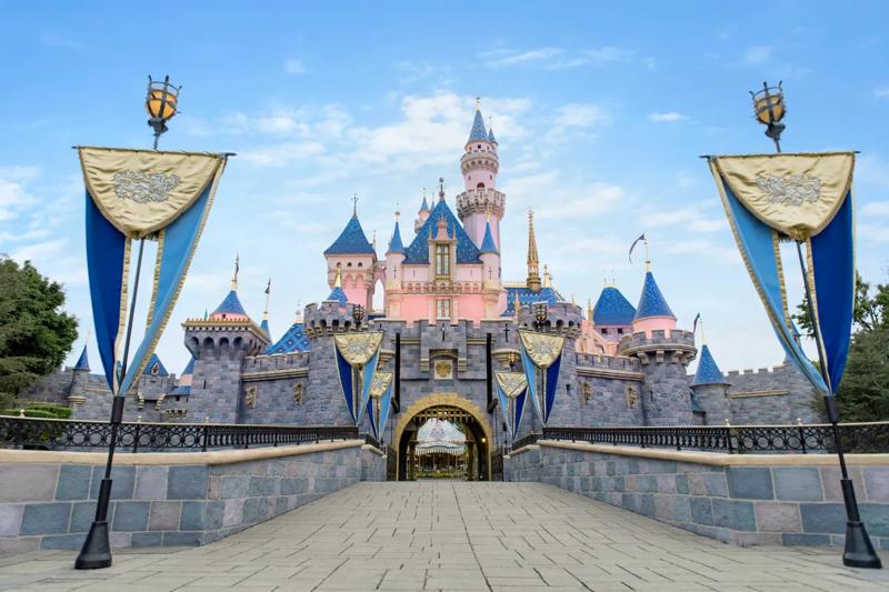 4th Night Free & Purchase 4-Day Disney� Magic Ticket