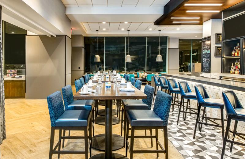 SHR_ColumbusDowntown_Dining_Vine+Forge_4