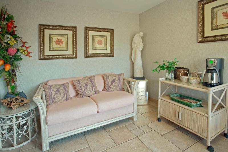 ABVI_SanClementeBeachCA_Lobby_Seating - 1E9D6440-9AA3-45DF-9F985A39F44F1AAE
