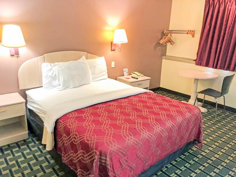 ABVI_BeatriceNE_GuestRooms_Single_Room - 1F415CFA-7B99-4FD7-8526819D6271D136