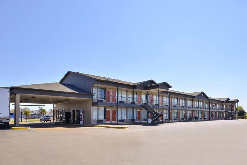 ABVI_WestMonroeLA_Exterior_Front - 1FBB4CF8-DC48-4F1C-A6C7FE7175B5496F