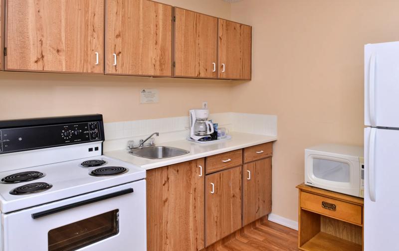CBVI_Whitecourt_AB0018_TwoQueenBedKitchenSuite3 - 1FC825E1-1886-4A4F-AF0E11B17F8F3CAF