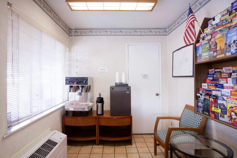 ABVI_LivermoreCA_Dining_Breakfast Area_Coffee - 2135A60E-27E2-4F84-9AB54468A96177A4