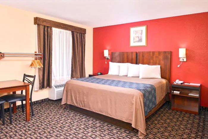 ABVI_NRGParkMedicalCenter_TX2306_One King Bed - 219D23B6-DE06-4A31-84823DF192ADFED0