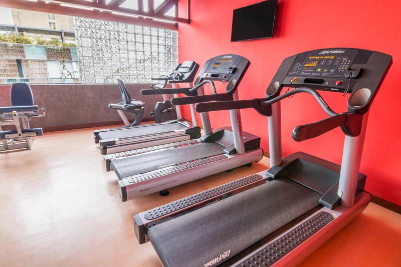 SHR_ElOlivarLima_FitnessCenter-3 - 21BD65C2-EE7E-4CCF-A627F62123E455CC