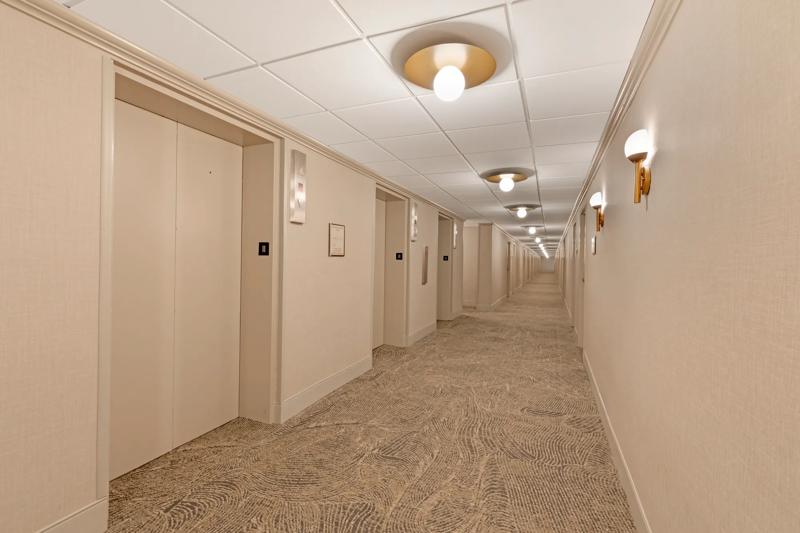 SHR_AtlantaAirportNorth_Corridor-1 - 21FCBE2F-E453-482F-8F6EF051B493C0F2