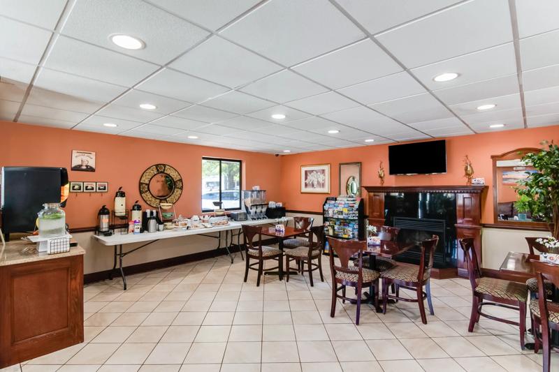 ABVI_TorringtonCT_Dining_Breakfast Area_Buffet - 22C7D2FD-7C09-4150-B822F865842EC863