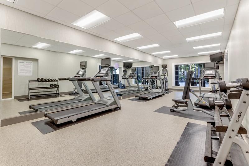 SHR_AnaheimResortArea_Amenity_FitnessCenter - 2379151F-FB0F-45E6-85C9652E289821B0