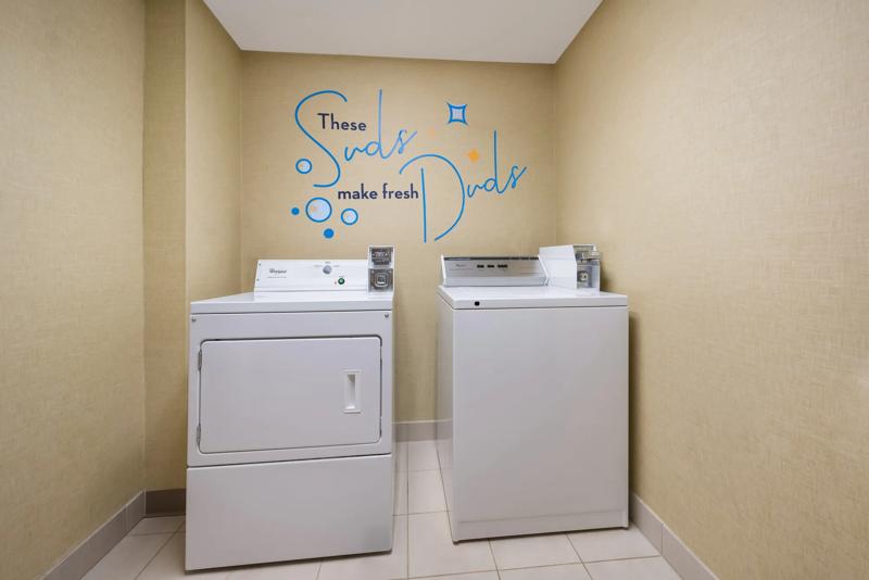 SEL_DetroitAuburnHills_Amenity_Laundry_1 - 24611085-F082-405D-B15BBE5C32B83E52