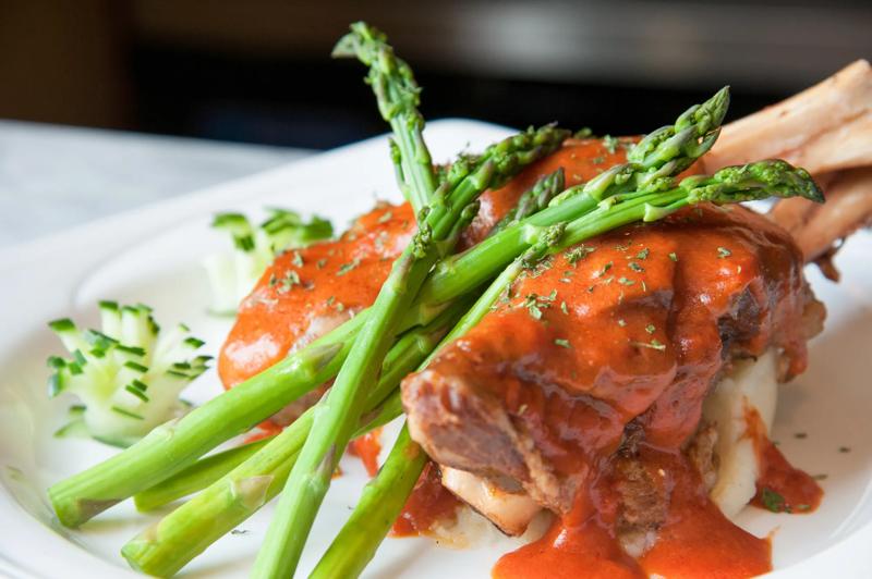 ABVI_RomulusDetroitAirportMI_Dining_Restaurant_Beef And Asparagus - 24850D2F-D628-40A8-922A3D41B30E5563