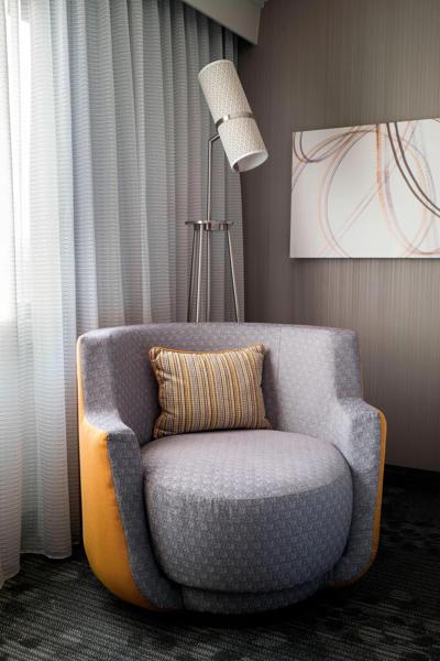 SEL_LosAngelesTorranceSouthBay_GuestRoom_SeatingArea - 24CAF396-4720-4D30-84000AA8A5683B38