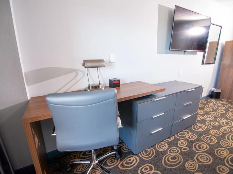 SHR_RegencyMiami_GuestRoom_TwoQueens - 255D548A-007E-4F0D-B76C1487C7A1CC3F