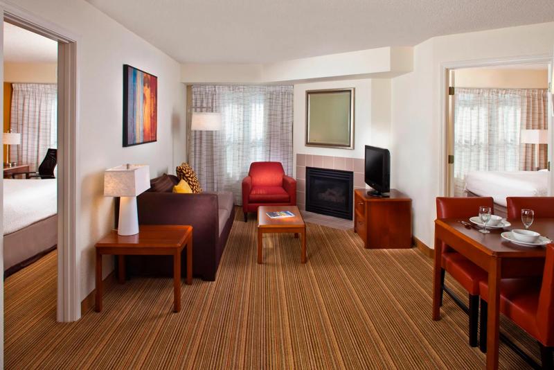 SES_BirminghamHomewood_GuestRoom_1 - 257F4F8E-2D69-4A8D-971920A84998C837