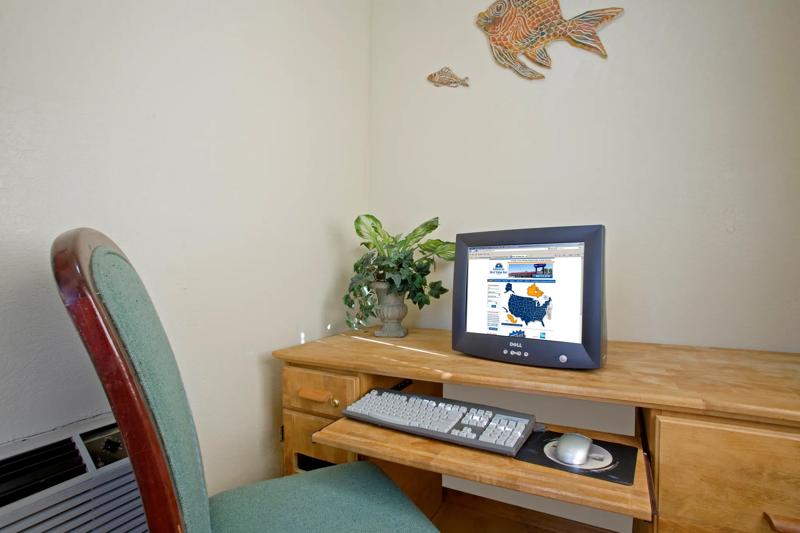 ABVI_EugeneOR_Amenities_Business Center - 262107CB-E9B1-4370-879BC25CBC139A76