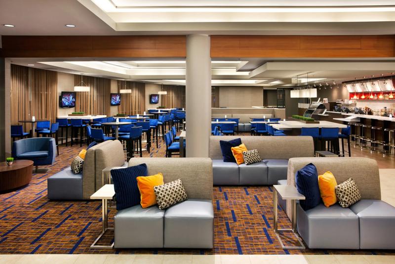 SHR_Emeryville_Lobby_SittingArea - 26241585-6EE9-4EAF-B0FEAC46A6F85A95