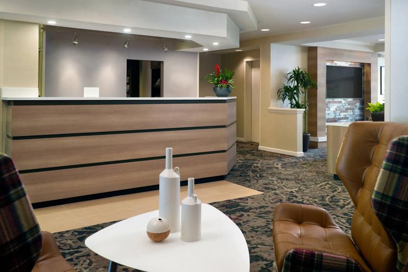 SES_AtlantaAlpharettaWindward_Lobby_3 - 26599B64-7AFF-4960-BB960347EF67E95C