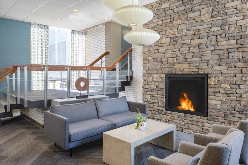 MOD_TheMidtownHotel_Lobby_IMG_5759 - 268742D2-2D33-45D0-B31E686186CFC86A