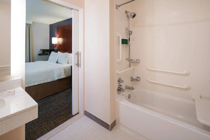 SES_NashvilleBrentwood_GuestRoom_9 - 26F3AA6C-C5B7-4C66-B32359D59F2ECC5A