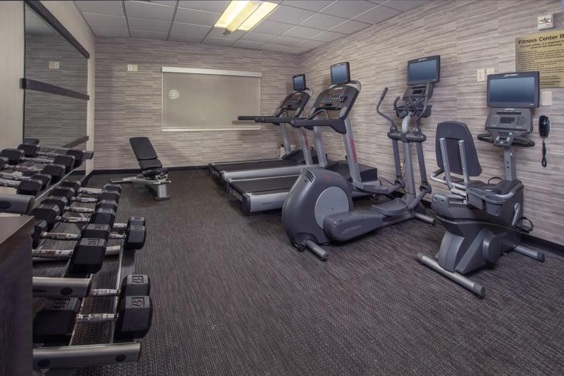 SEL_NewarkChristianaMall_Amenity_FitnessCenter - 27A34B35-40F4-48B3-B405BE4DF5C652C4
