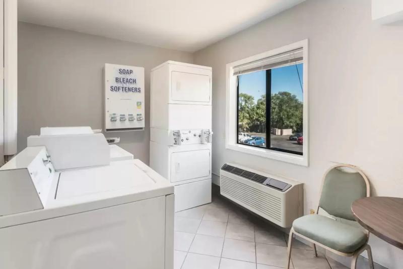 SEH_DesMoines_Laundry01_1 - 283D468D-E3B0-45E6-BF924FE2621B0D83