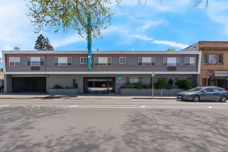 SIG_BerkeleyOakland_CA9898_Exterior_3 - 288CD0C1-000F-4D61-AB53D674A6653F61
