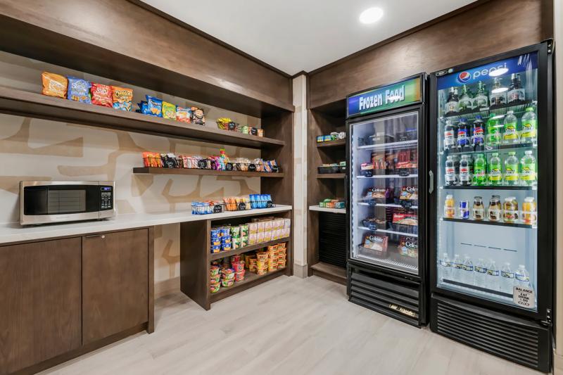 SES_DullesAirport_The Shoppe - 29880B1A-8565-4105-BE0EF152F487CFD3