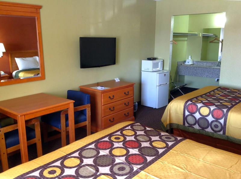 ABVI_PryorOK_GuestRooms_Two Doubles_Room Amenities - 2A8D8D76-BF14-4D79-ABF99E0B2F88FAB2