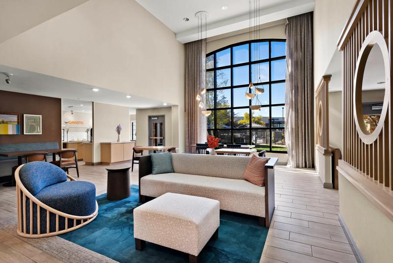 SES_Brand_DenverSouth-ParkMeadows_Lobby_1