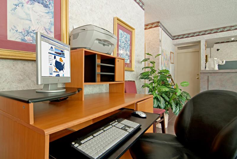 ABVI_ClarksdaleMS_Amenities_Business Center - 2B6B385D-BE52-4216-BF26493AE06ABD3F