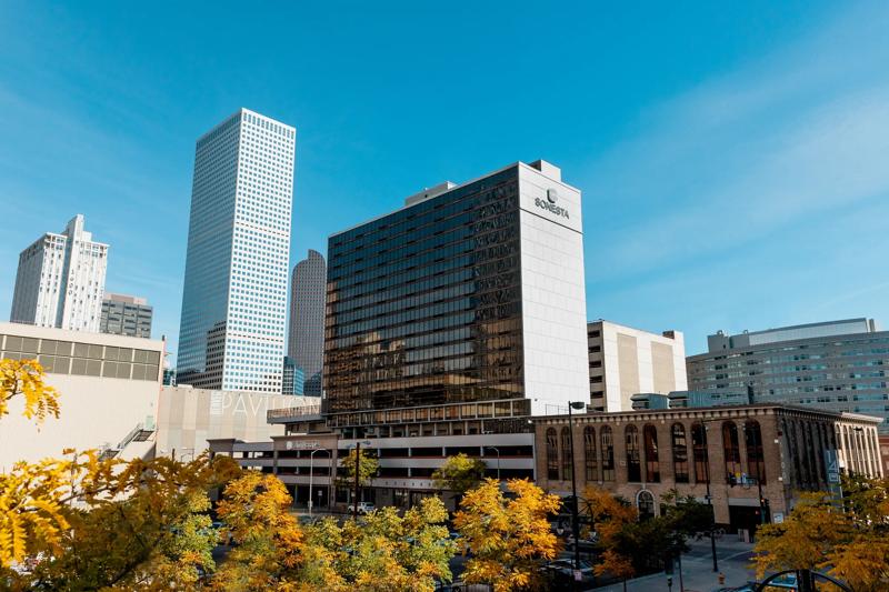 SHR_DenverDowntown_Exterior_Day_HZ - 2C18DF5E-11CF-4CBE-8A5EB2B71548202E