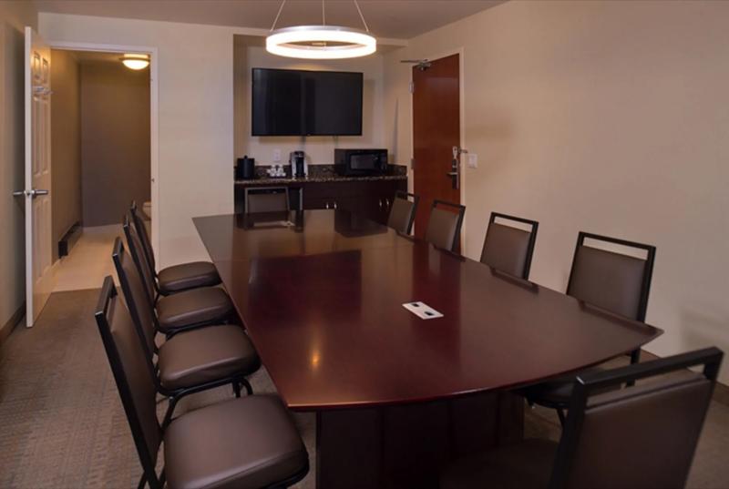 SHR_ChicagoOHare_Meetings_BoardroomSuite - 2C8592BC-98C5-473F-A419E4302209C38C