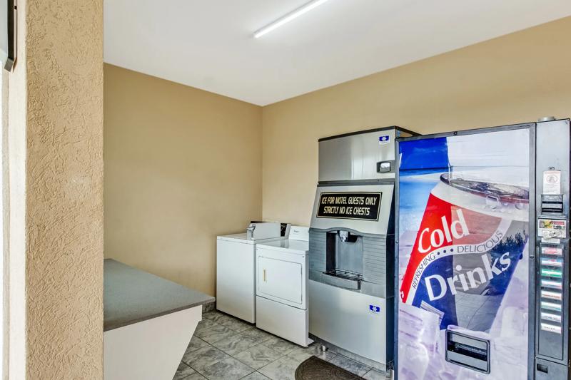 ABVI_HoustonFM529TX_Amenities_Vending - 2C8C3F3E-190F-41A4-B1692E0DCC98D7F3