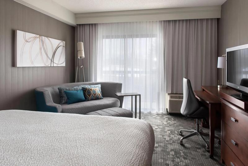 SEL_BostonMilford_GuestRooms_King - 2CBED102-01A0-4BB0-A752CAF451250BAF