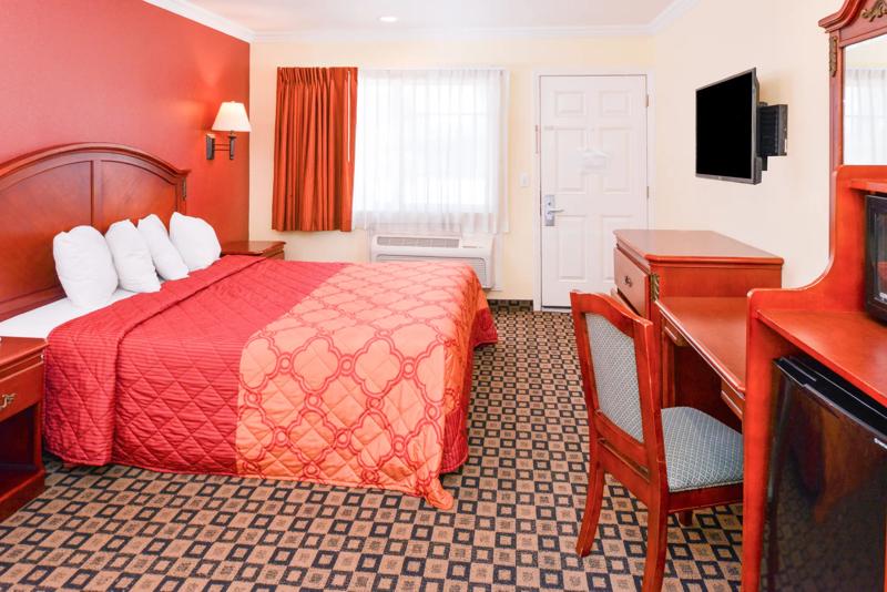 ABVI_SanBernardino_GuestRooms_King with Jacuzzi_Room - 2CE6511A-1337-4F78-A423E7638D2052F0