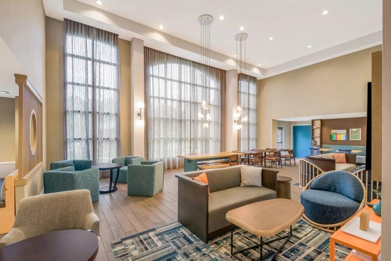SES_Brand_Andover_Lobby_2 - 2DC6AE41-48E4-4ACD-9002CDFC9A3BF95C