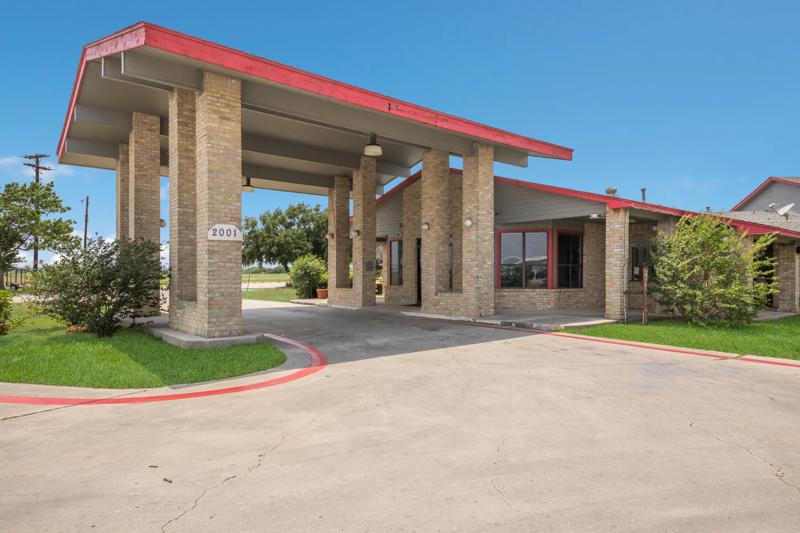 ABVI_Lockhart_TX5262_Exterior_5 - 2E5D80E8-50A0-4001-B955B8A5A1AEB456