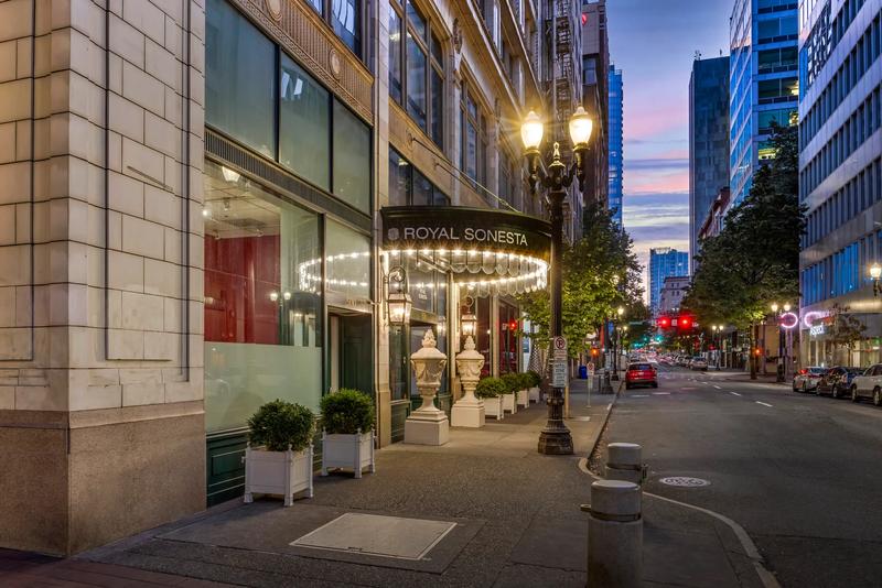 Hotel Near Pittock Mansion