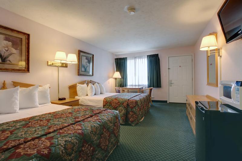 ABVI_Uvalde_TX1633_Two Double Beds - 309ADAAC-0349-4368-A664876956CD549F
