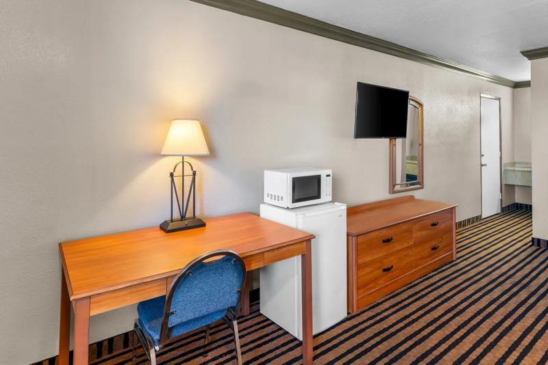 ABVI_VacavilleNapaValleyCA_GuestRooms_Two Doubles_Room Amenities - 30A5B58E-AC43-4B24-9EF112524BC83D83