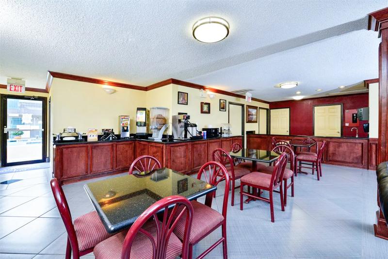 ABVI_FtWorthTX_Dining_Breakfast Area - 31592AAA-707D-46DE-808B91A273D7D6ED