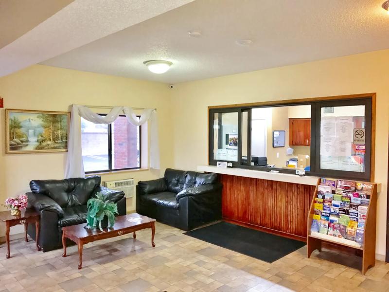 ABVI_LivoniaDetriotMI_Lobby_Front Desk - 31FB86BD-96AF-488A-957528D1DB4EC0B8