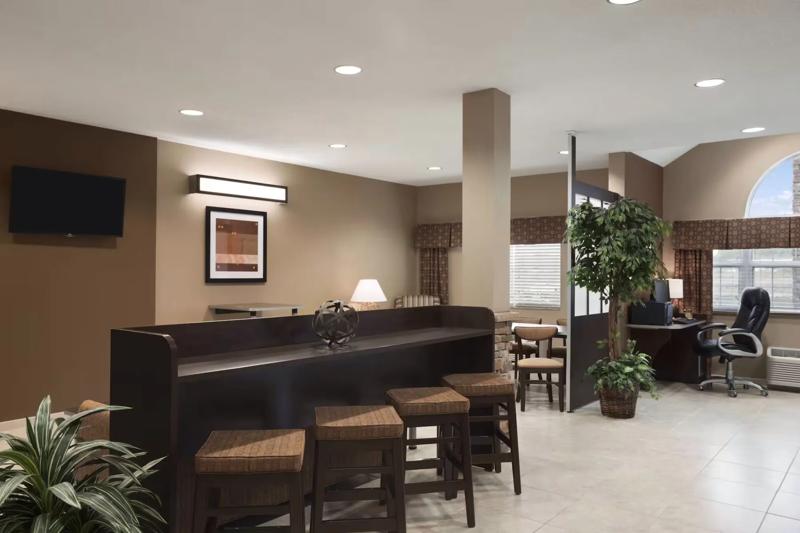 SEH_Fairmont_lobby_view_1 copy - 32811C30-D816-4D6E-A8BB8B82FE1793CC